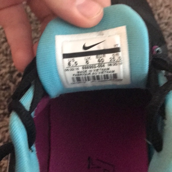 size 8.5 - Picture 2 of 3